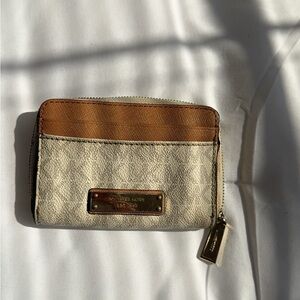 Michael kors coin wallet